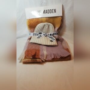 Steve Madden Ivory Beanie Hat And Rectangular Fringed Plaid Scarf Set #SMA-1847